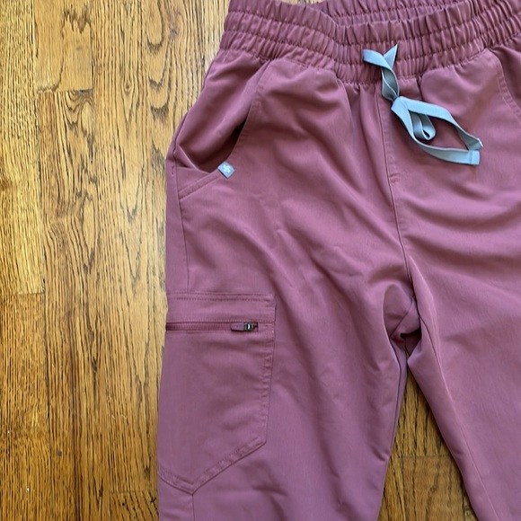 Figs High Waisted Zamora Joggers - Picture 6 of 15